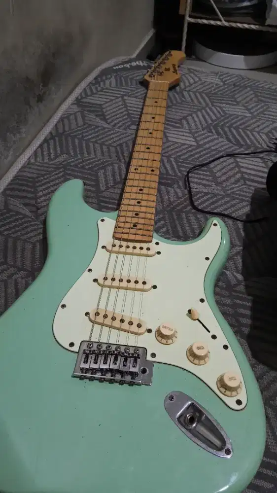 Gitar elektrik merk legacy