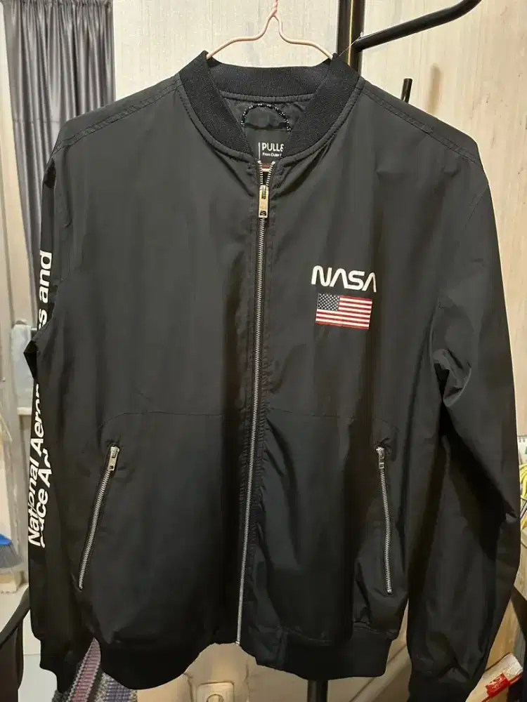 Jaket Pull&Bear x Nasa