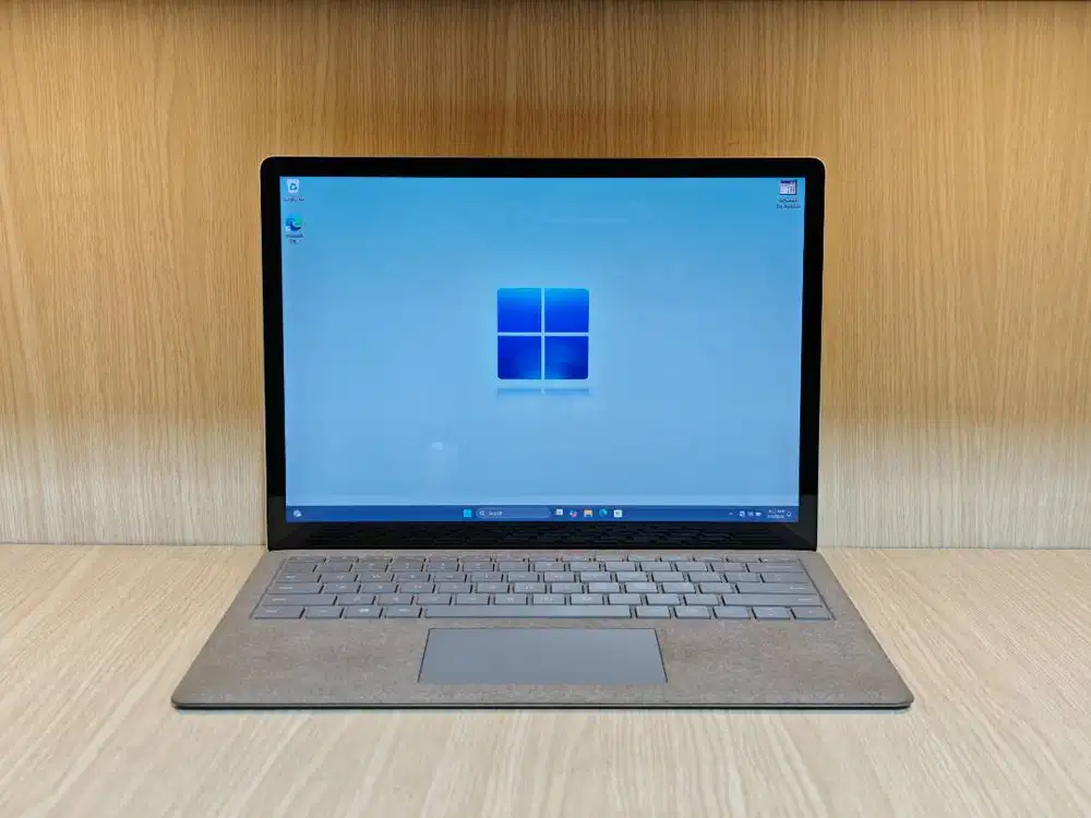 Microsoft Surface Laptop 2 13 Inch Core I7  Touchscreen Resolusi 2K