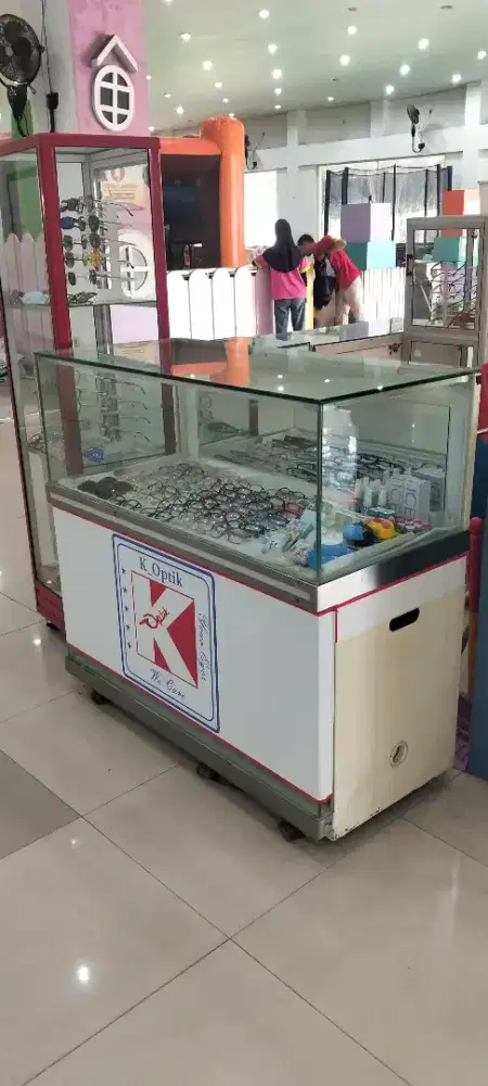 Etalase bekas bagus nego