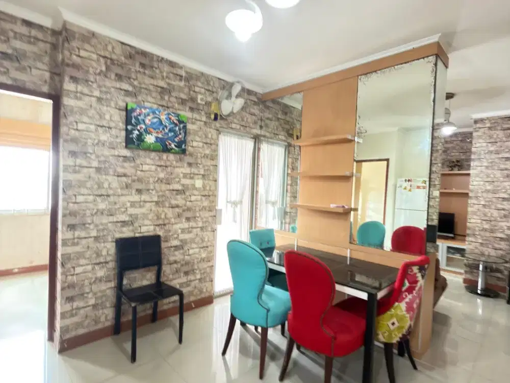 DISEWAKAN APARTEMEN GADING MEDITERANIA – RENOVASI TOTAL, VIEW KOLAM RENANG, FULLY FURNISHED