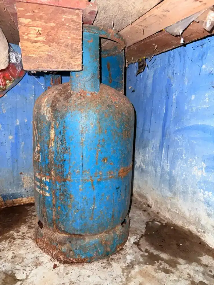 Gas elfiji  12 kg biru kosong
