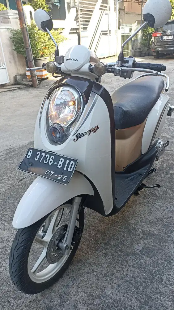 Honda Scoopy tahun 2011.