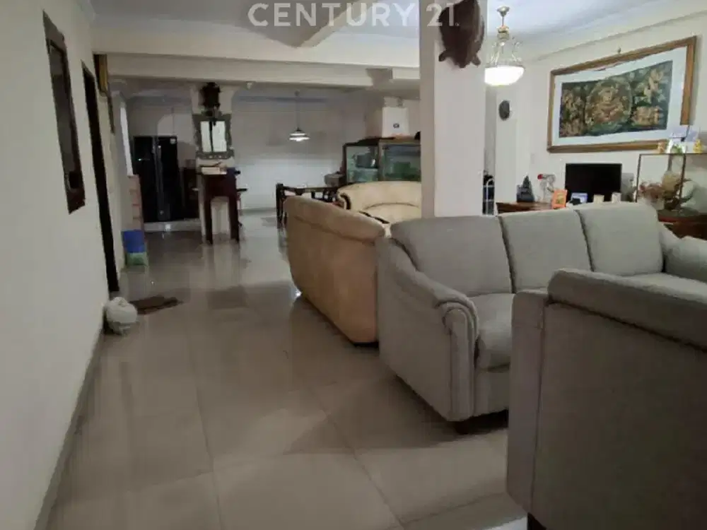 Dijual Rumah Green Garden 21/2 Lantai Harga Nego Jalan Tinggi