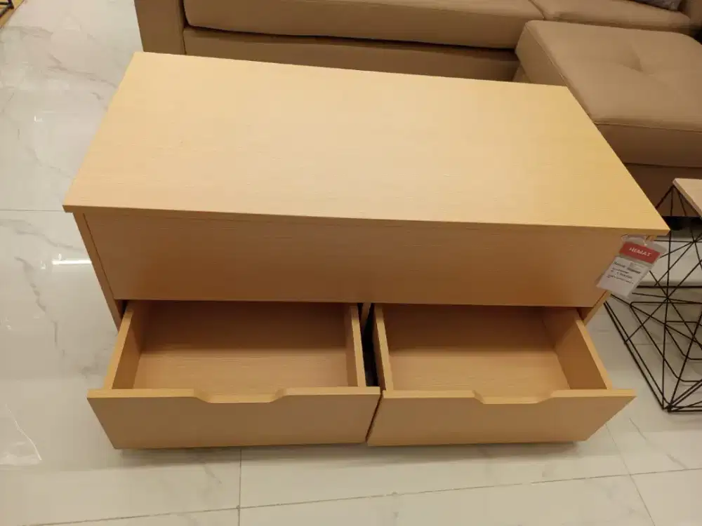 Meja  tamu penyimpanan