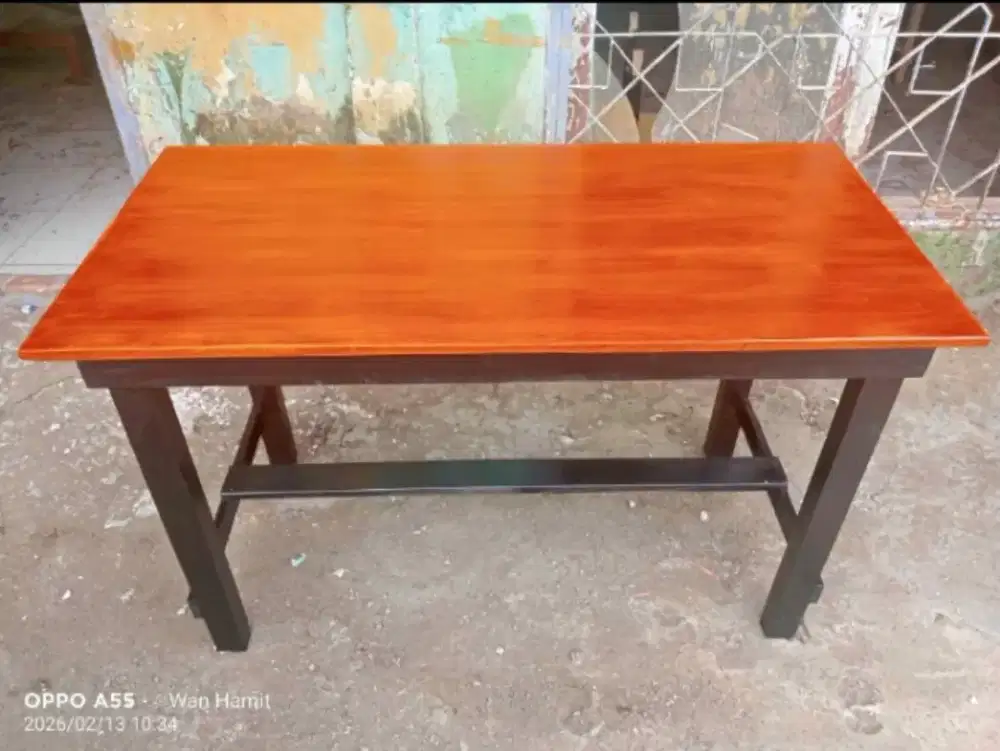Meja Makan Mantap