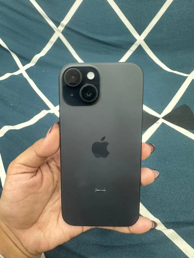 iPhone 15 basic 128 black second ibox garansi panjang