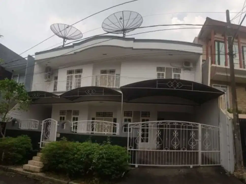 rumah klasik terawat siap pakai