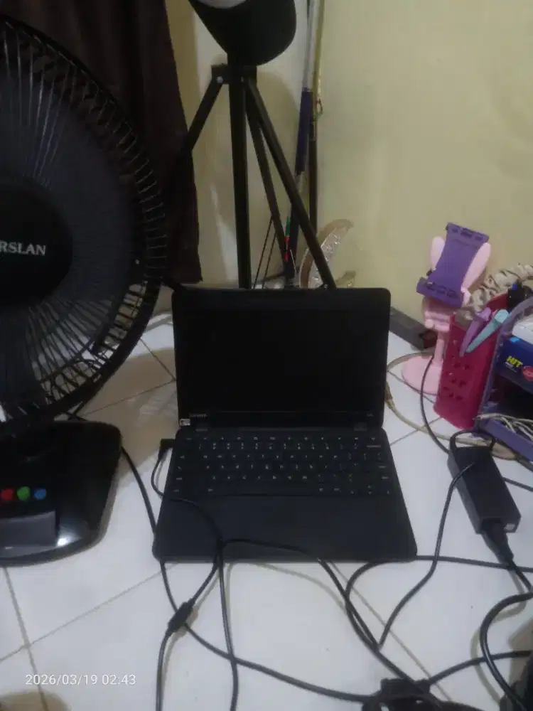 Jual cepat laptop lenovo N23 CROOMBOX ram 4