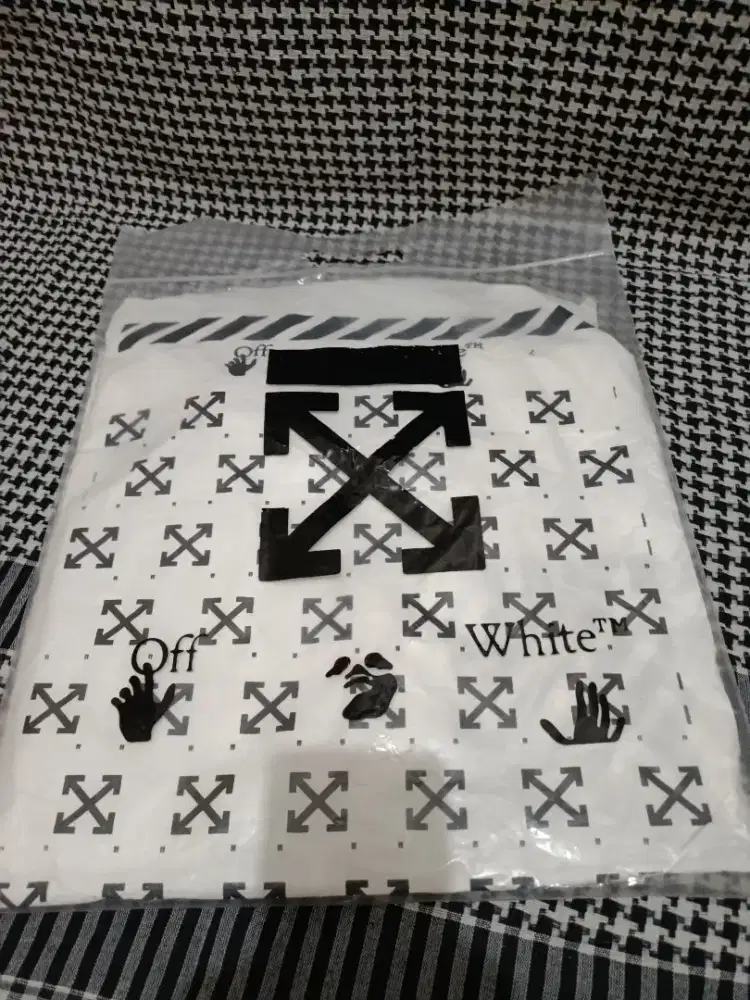 T-shirt Off White Logo Putih