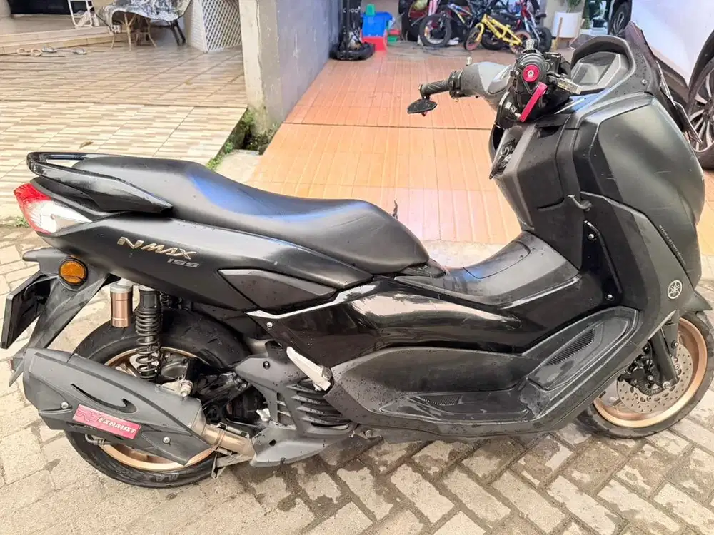 Yamaha nmax 155 standard 2021 hitam