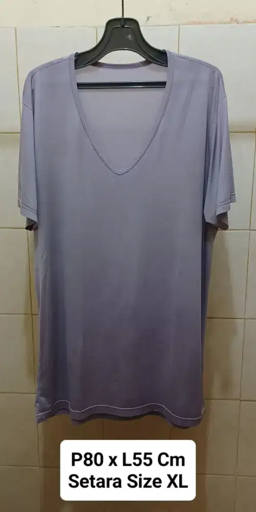 KAOS UNIQLO ORIGINAL