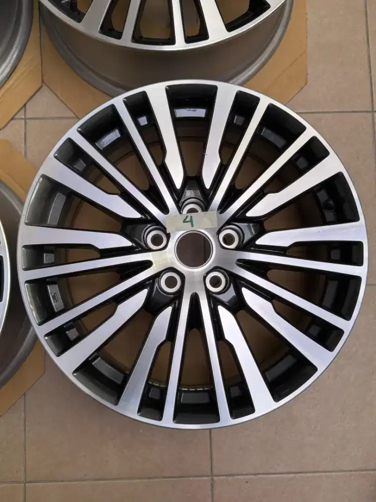 Velg R18 NISSAN Ori Xtrail Elgrand Serena 99% Ga Pernah Dipake Jalan