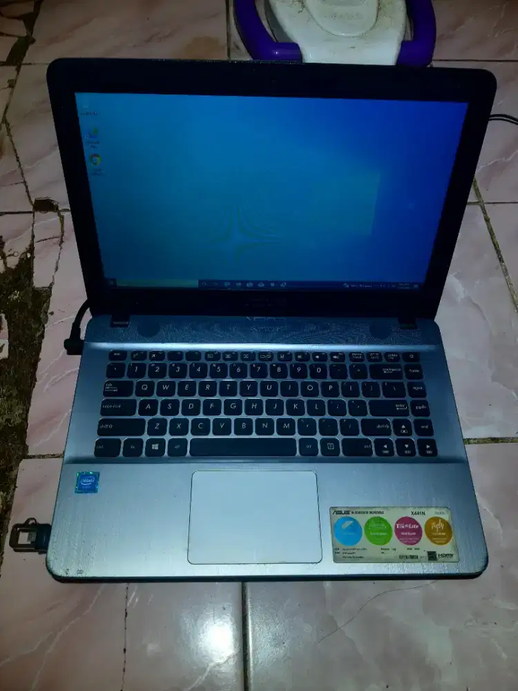 Laptop asus x441n