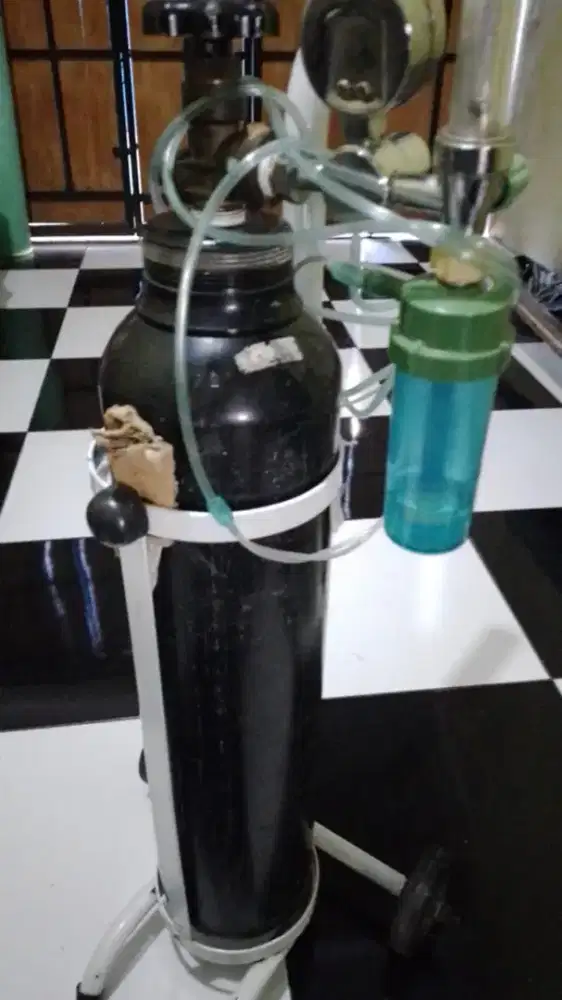 Tabung oksigen bekas