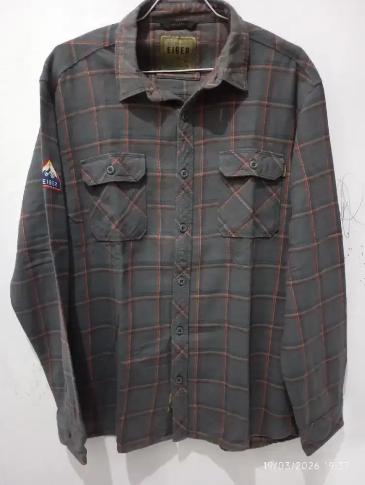 Kemeja flanel eiger