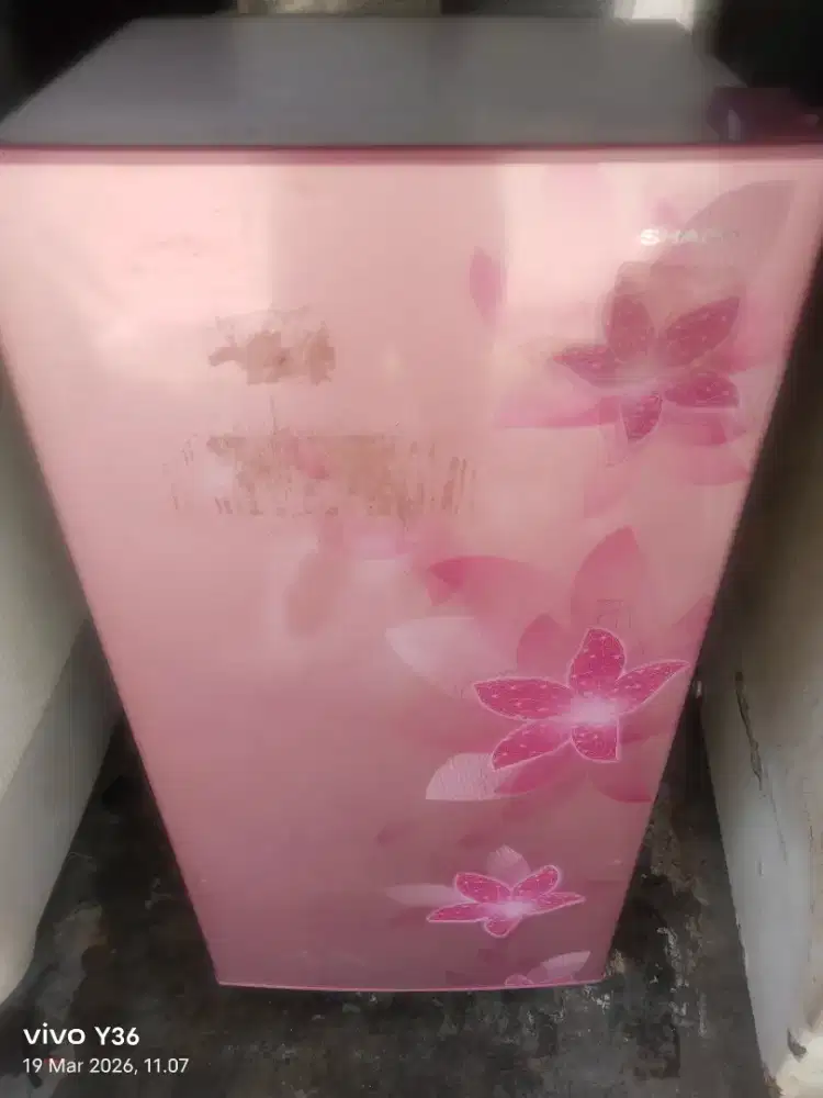 Di jual cepat kulkas 1 pintu Sharp plus antar