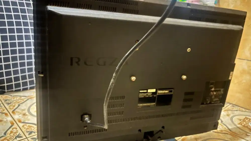 TV THOSIBA REZGA 32 inch hdmi /av