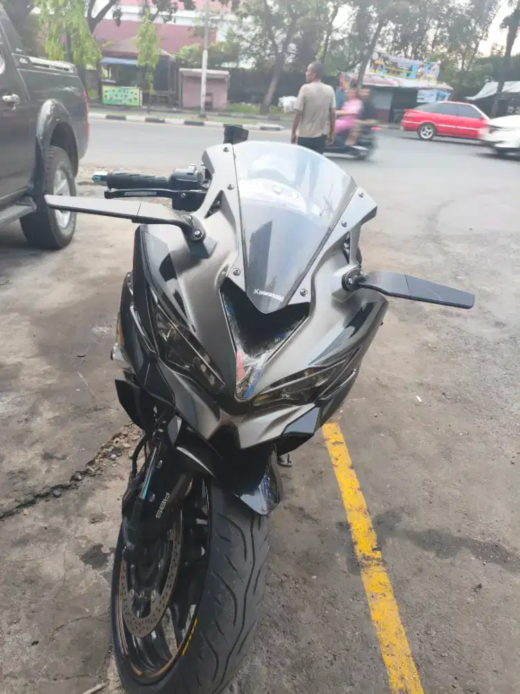 ZX25 tahun 2022 abu abu