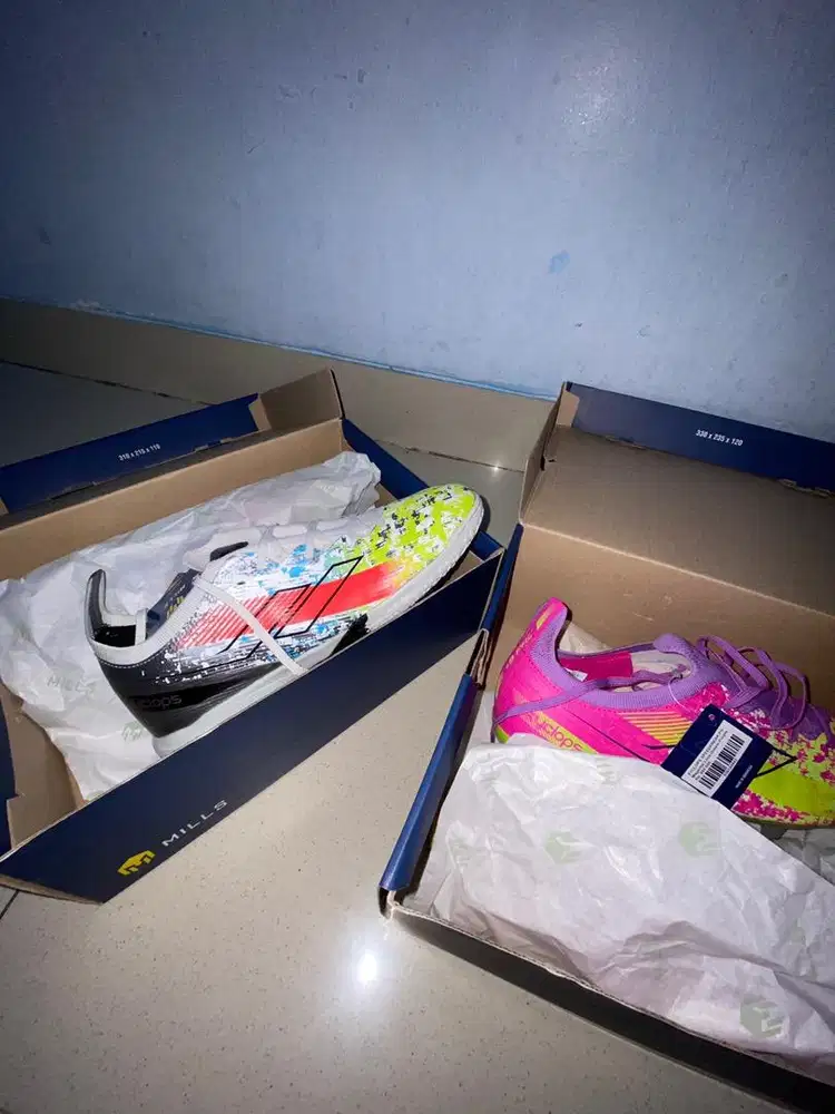 sepatu futsal mills