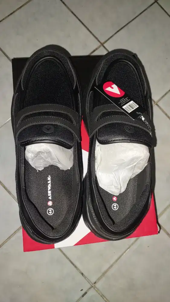 Sepatu Airwalk Black