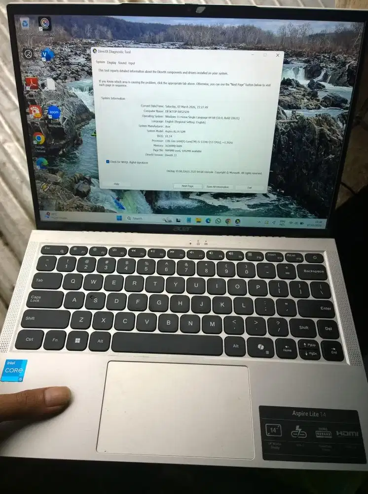 Gaes jual cepat laptop Acer pemakaian baru 3 bulan