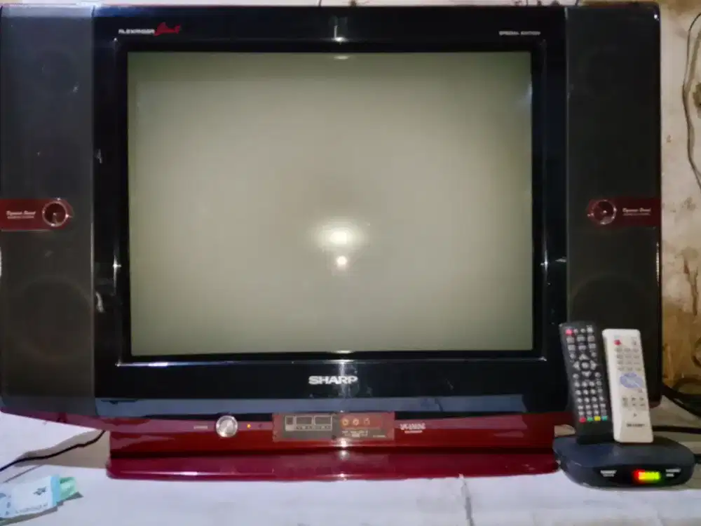 TV SHARP slim 29 + STB