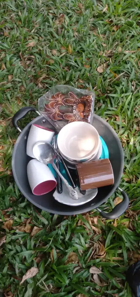 Di jual semua peralatan usaha yg butuh dan minat aja banyak ngak jls