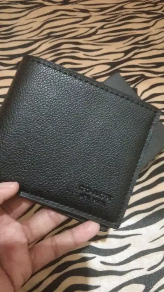 Dompet Pria Warna hitam Baru lengkap dengan Box