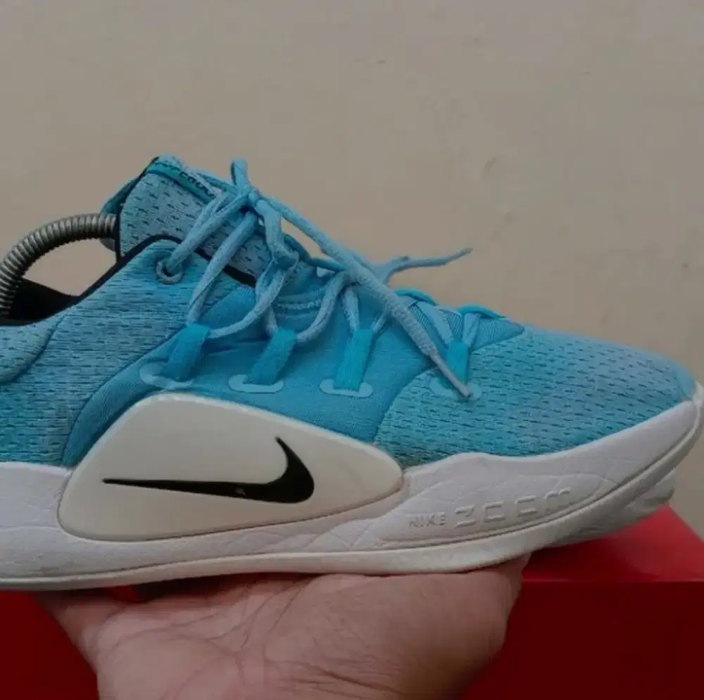 sepatu tenis / sepatu basket / sepatu gym