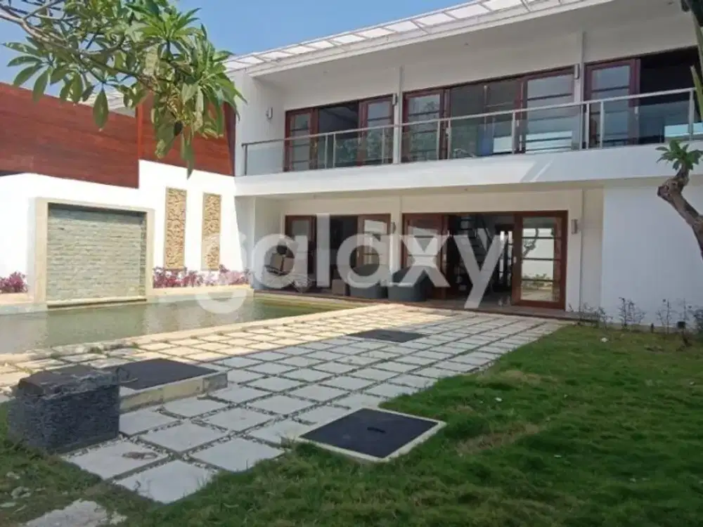 VILLA CANTIK MODERN MINIMALIS 2 LANTAI DI KUNTI SEMINYAK BADUNG, BALI