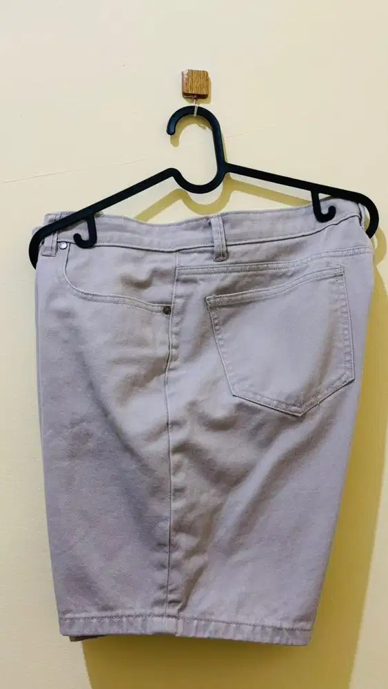 Preloved MANZONE Short Pants Pria