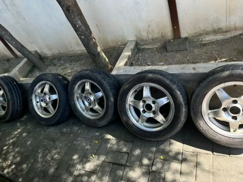 Velg bekas kijang ban bonus 5 pcs