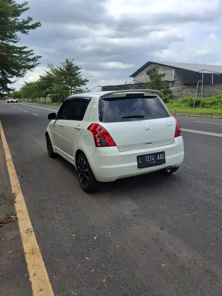 Suzuki Swift 2011 Bensin