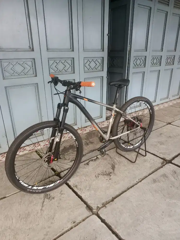 Sepeda POLYGON XTRADA 6 Limited edition full upgrade