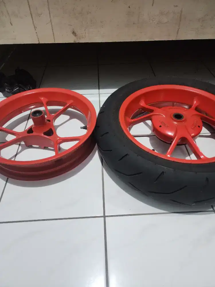 Velg original dan ban belakang aerox new