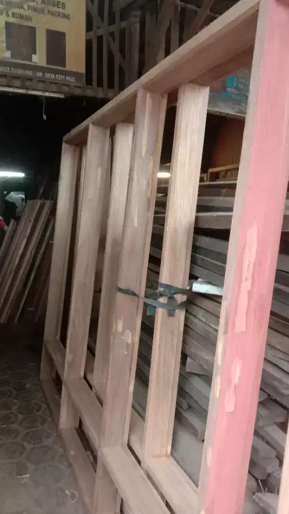 Kusen pintu nya ready dari kayu bekas, Meranti, oven berkualitas