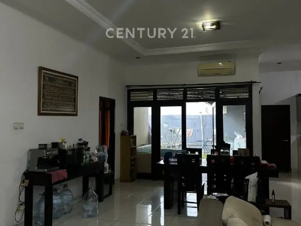 Rumah Bagus Full Furnished Di Kompleks Tropikana