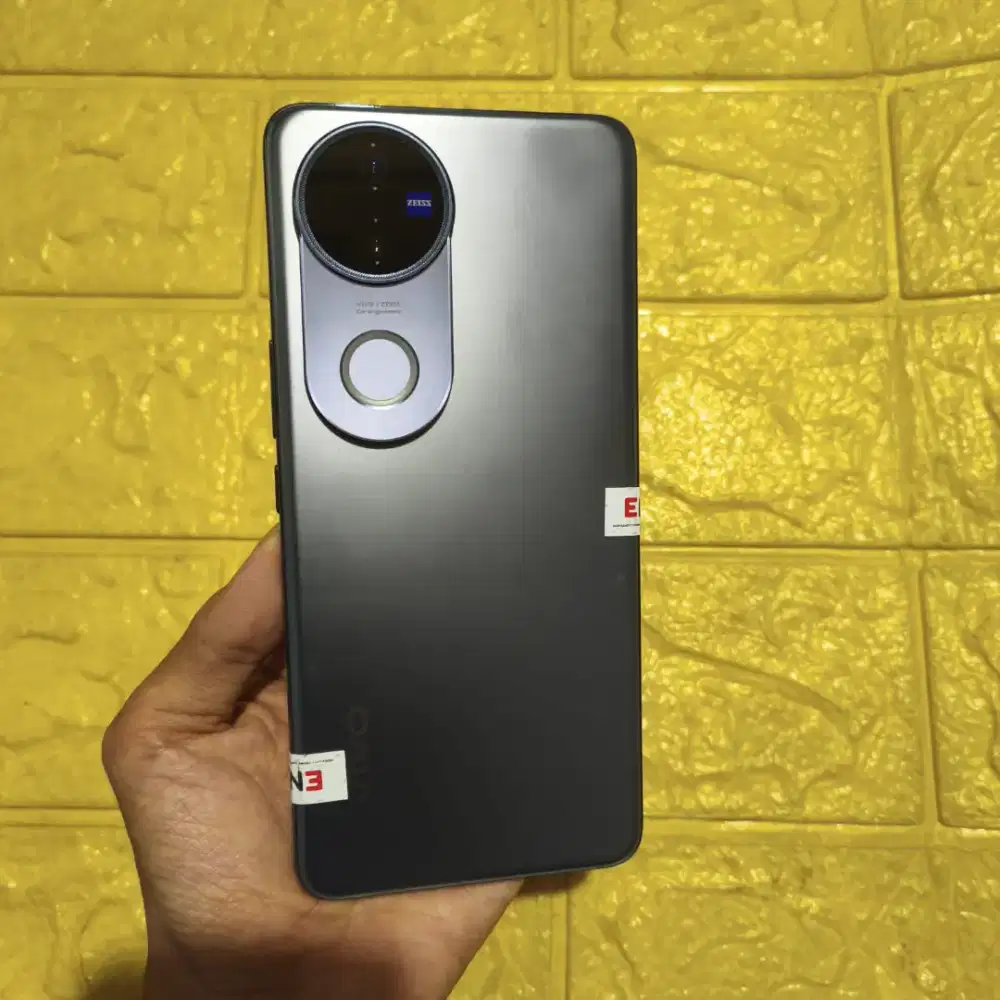 Vivo V50 Ram 12/256 resmi