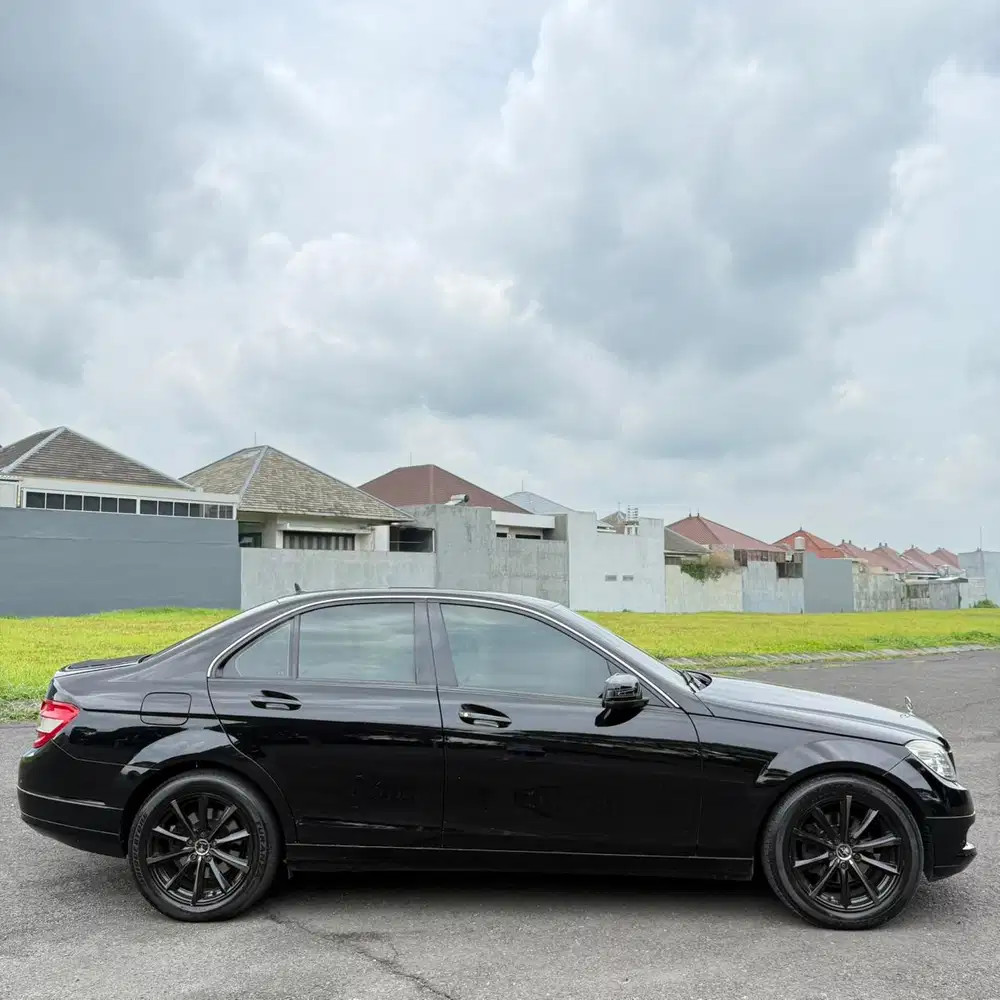 Mercedes-Benz C200 Kompressor 2009 Bensin