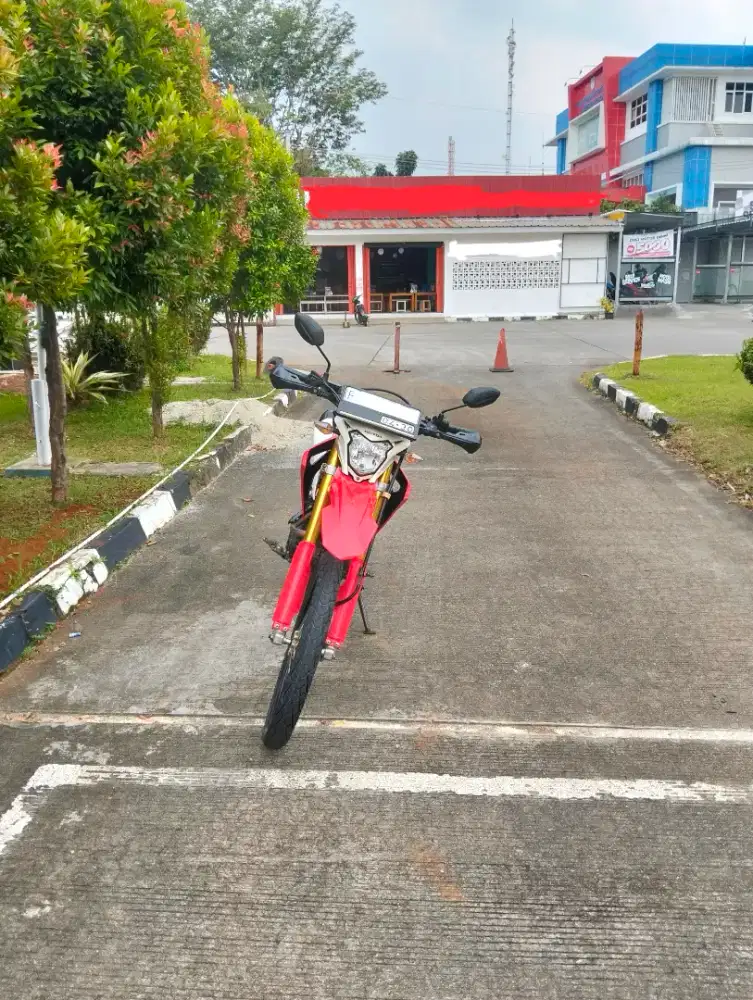 DIJUAL  MOTOR HONDA CRF 150 INJECTION TAHUN 2020
