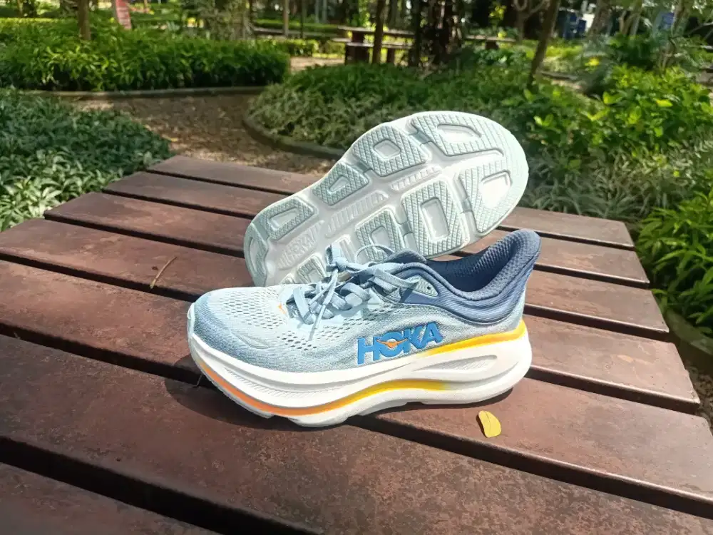 Sepatu pria Hoka size 43