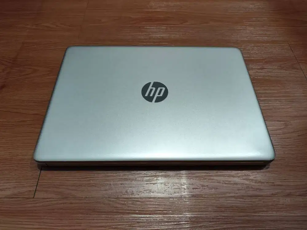 HP 14s-cf0045tx i5-8250U | R7 M440 2GB | SSD 128GB | HDD 1TB | RAM 4GB