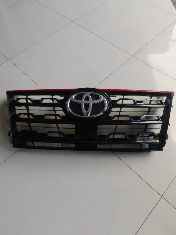 Grill Depan Fortuner VRZ 2021