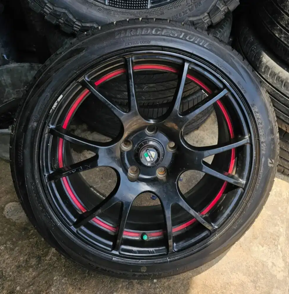 Velg Enzo R17 PCD5x114 Black. Lebar 7.5 ET 42. Velg Ban 4pcs.