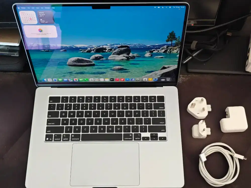 Macbook Air M4 15 Inch 16GB 256GB 10 Core GPU Garansi Aktif