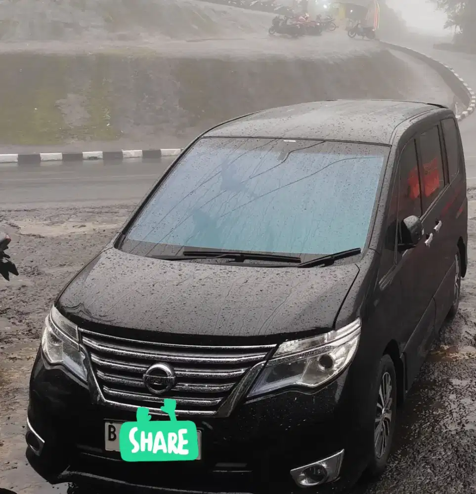 Nissan Serena 2016,Highway Star Bensin-AT hitam