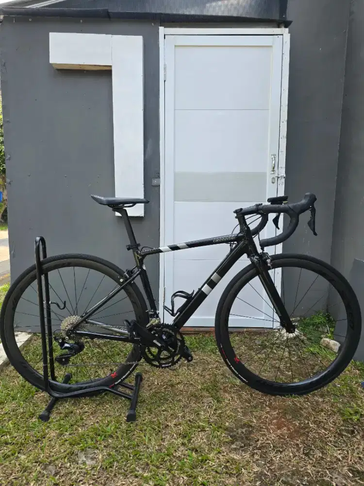 Sepeda road bike - Cannondale Caad 13