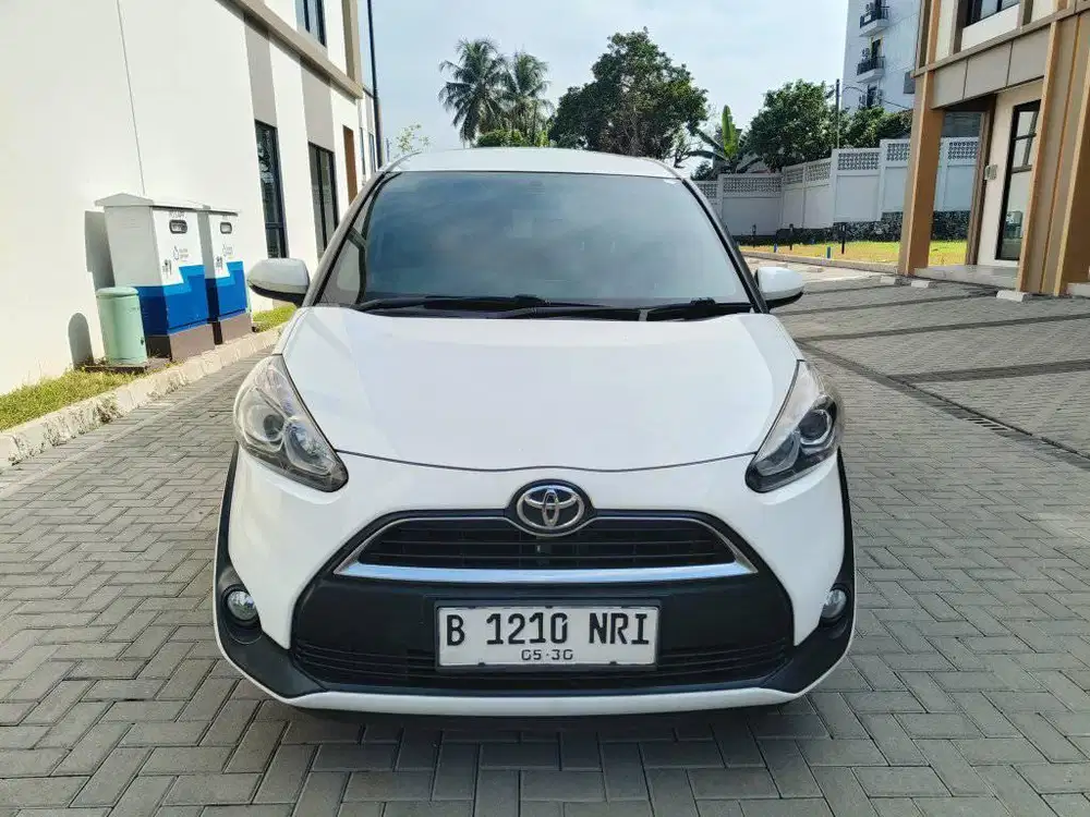 Toyota Sienta V 2017 km 60ribuan
