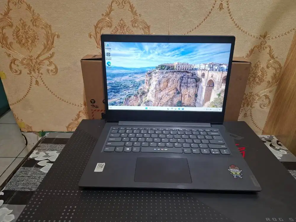 Laptop Lenovo Ideapad V14-ADA